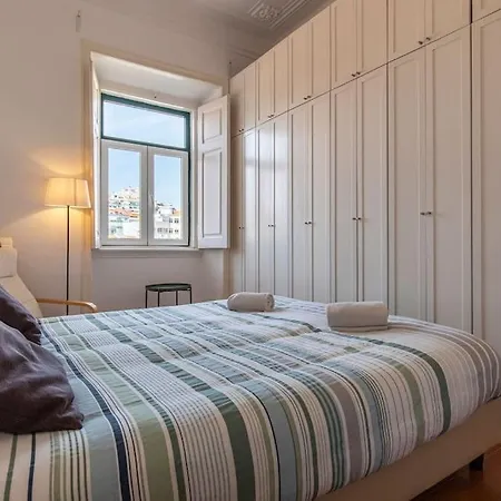 Typical 2bdr Lisbon