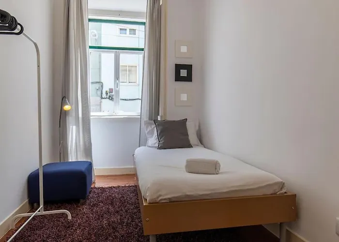 Typical 2bdr Διαμέρισμα *